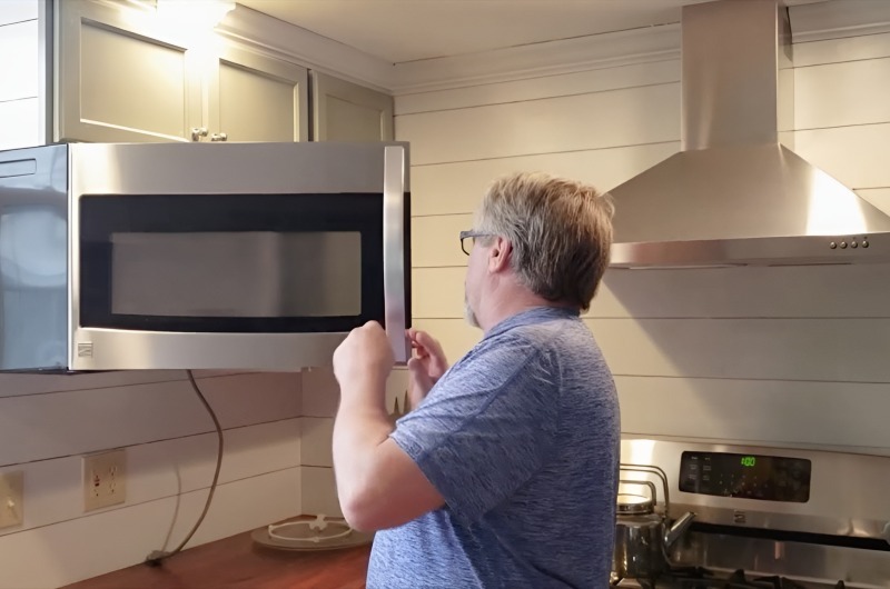 Mastering Microwave Oven Repair: DIY Tips and When to Call the Pros